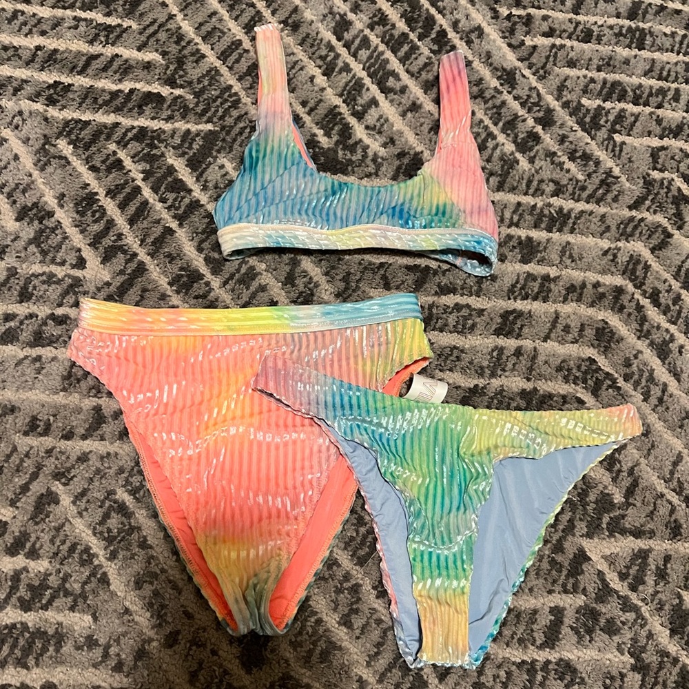 This item is new size M.